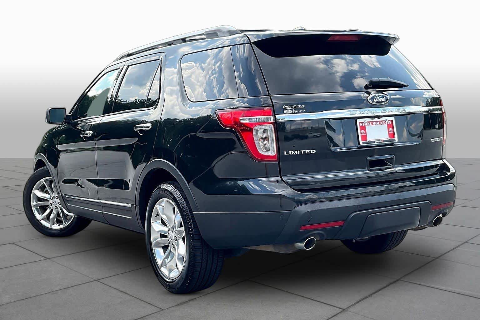 Used 2015 Ford Explorer Limited w/ Equipment Group 302A FWD image 11