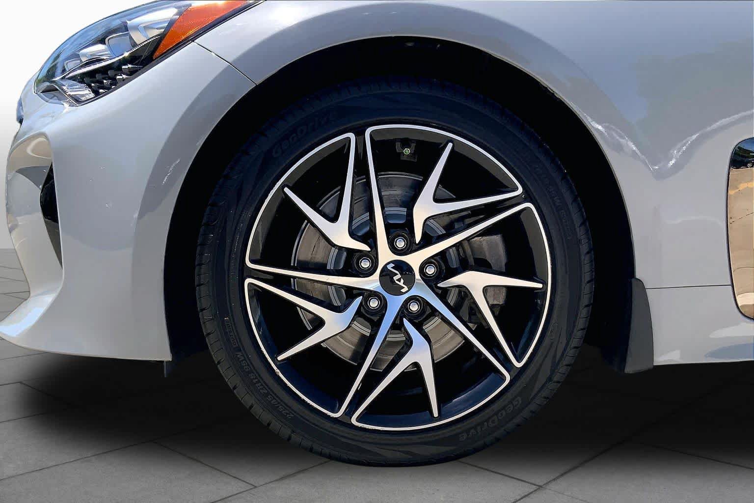 Used 2022 Kia Stinger GT-Line RWD image 11