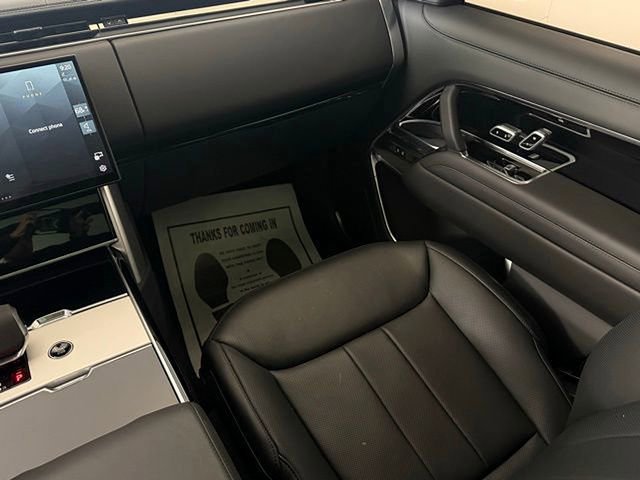Certified 2025 Land Rover Range Rover SE image 24
