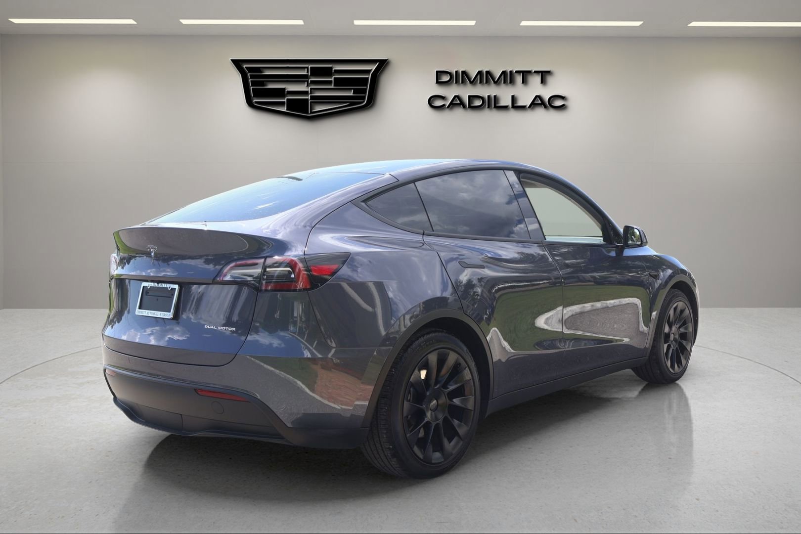 Used 2023 Tesla Model Y Long Range AWD/4WD image 5