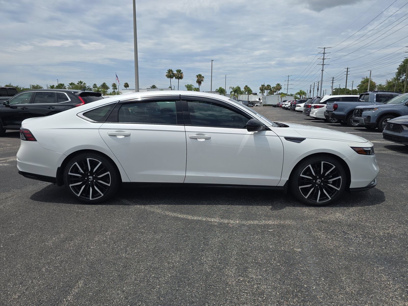 Certified 2023 Honda Accord Touring image 3