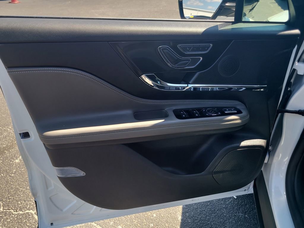 Used 2024 Lincoln Corsair FWD image 14