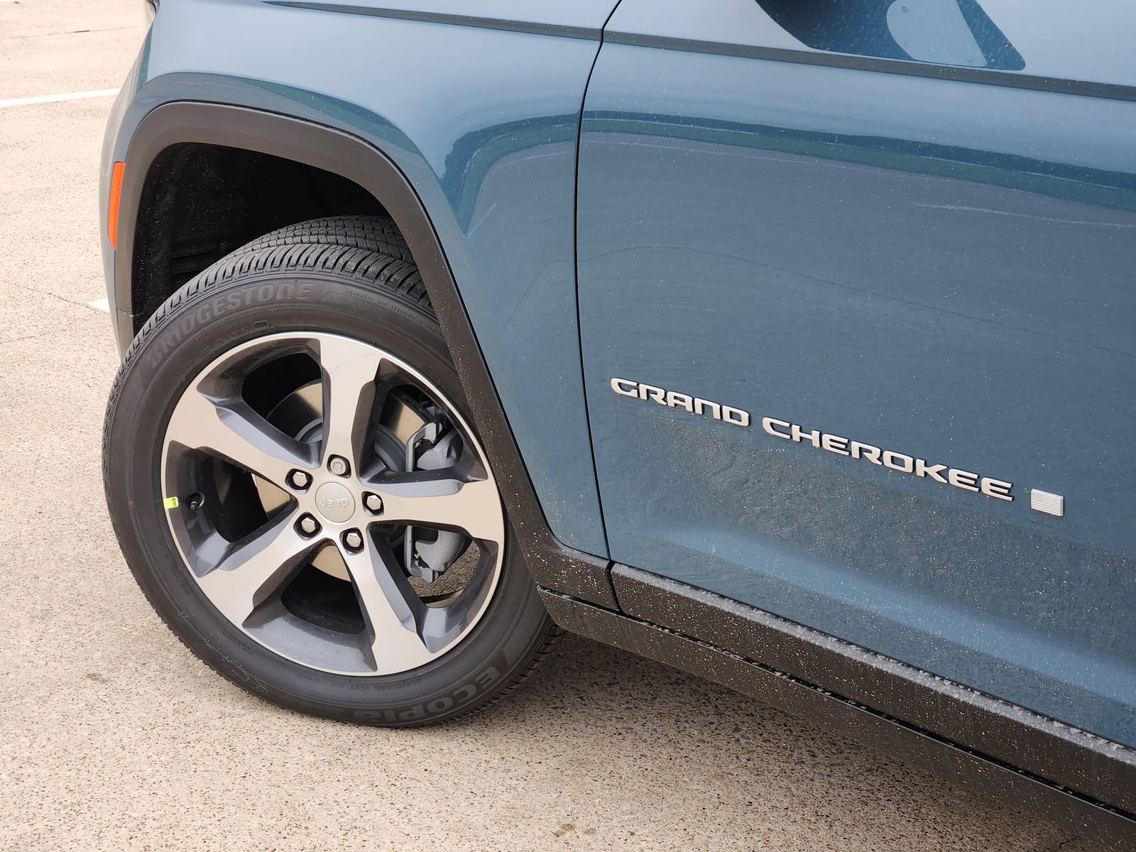 New 2026 Jeep Grand Cherokee Limited RWD image 17