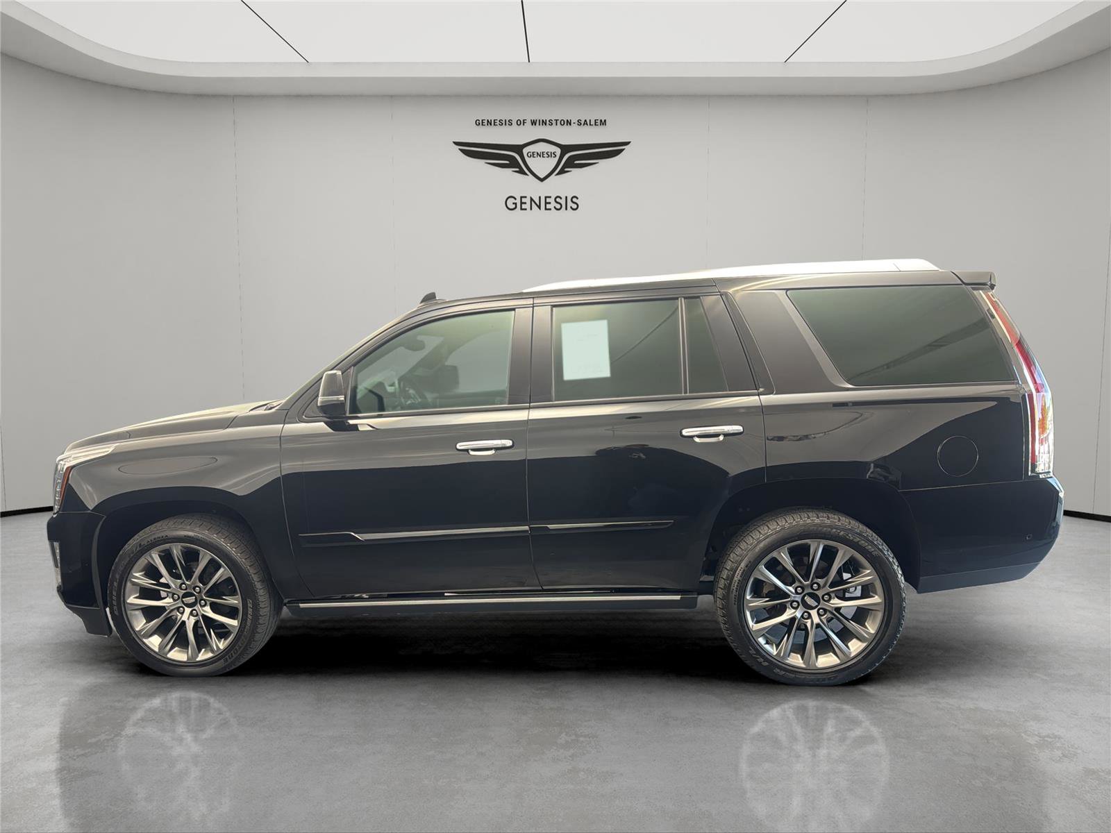 Used 2020 Cadillac Escalade Platinum w/ Escalade Sport Edition AWD/4WD image 2