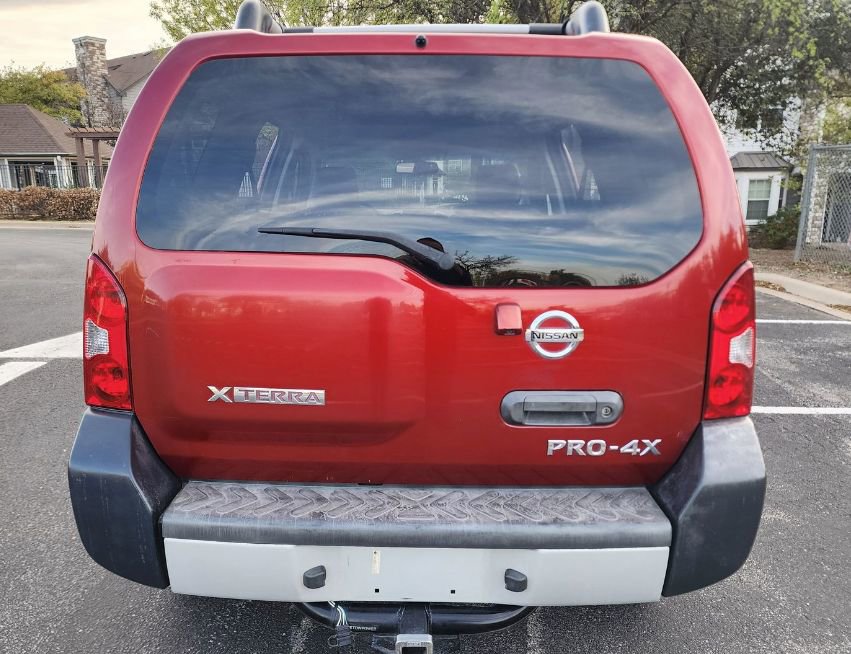 Used 2015 Nissan Xterra PRO-4X w/ Pro-4x Leather Package image 6