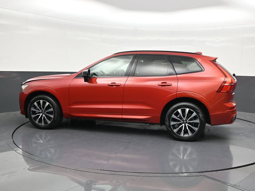 Certified 2024 Volvo XC60 B5 Core AWD/4WD image 2