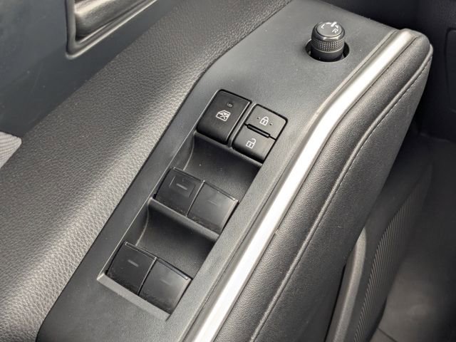 Used 2023 Toyota Highlander LE AWD/4WD image 26