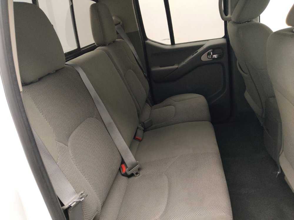 Used 2019 Nissan Frontier SV image 19