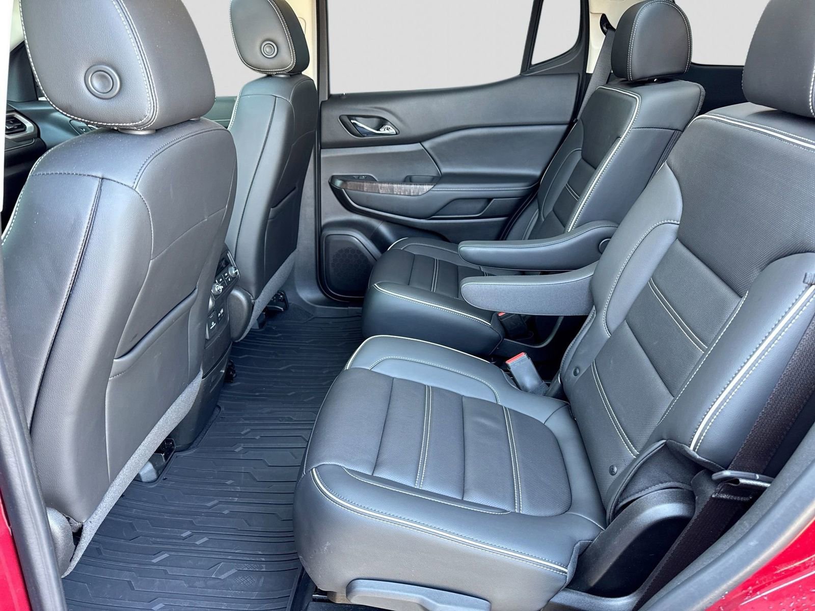 Used 2023 GMC Acadia Denali w/ Denali Ultimate Package image 5