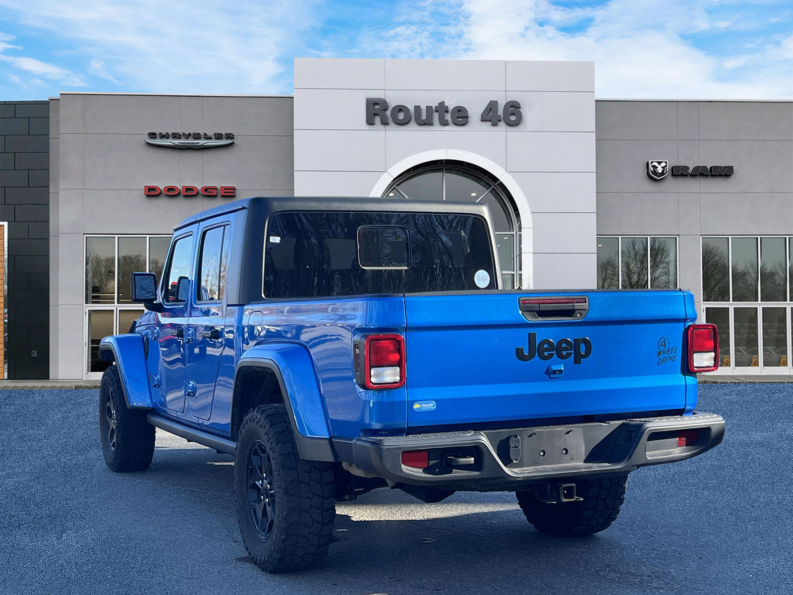 Used 2022 Jeep Gladiator Sport image 4