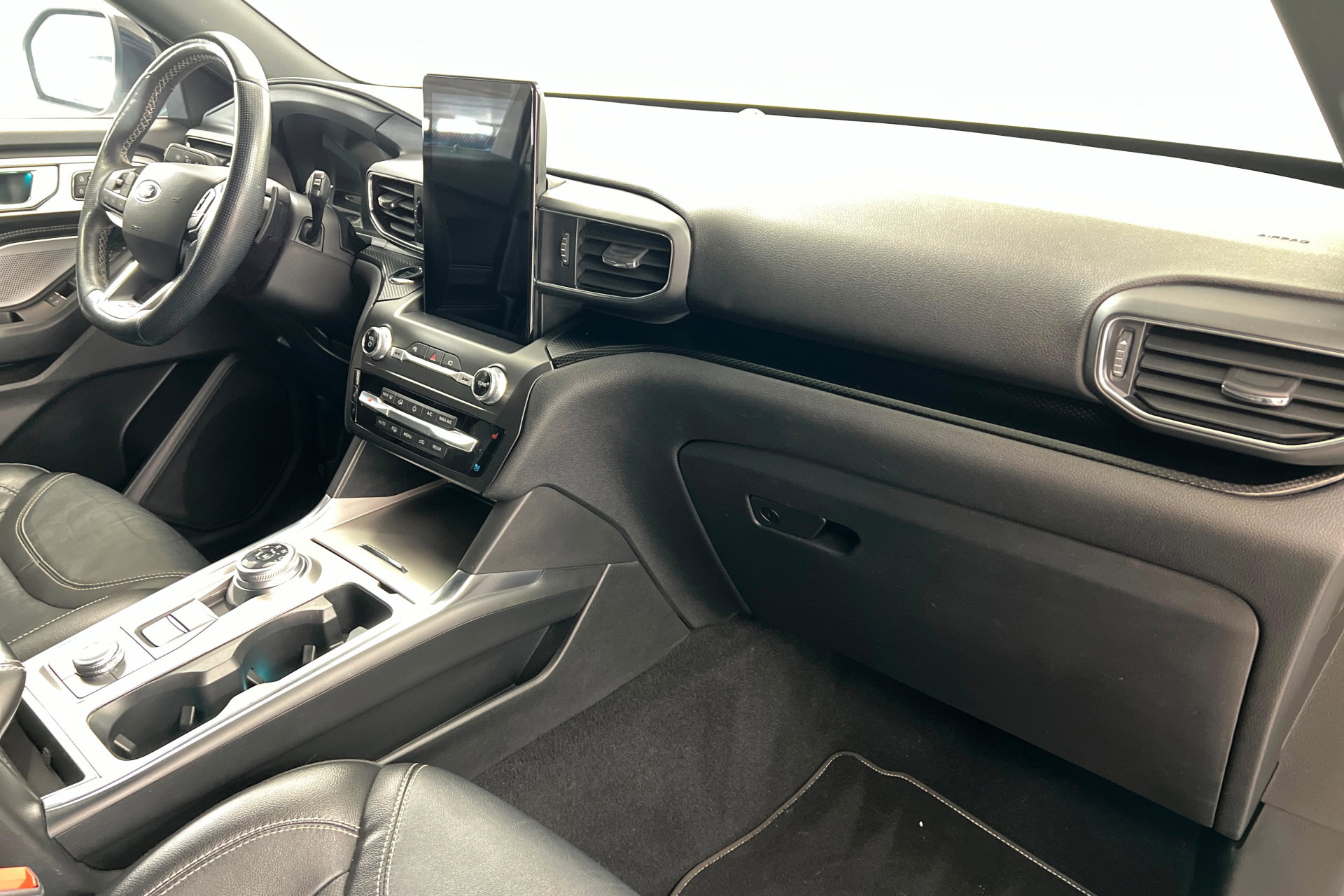 Used 2020 Ford Explorer ST w/ Premium Technology Package image 24