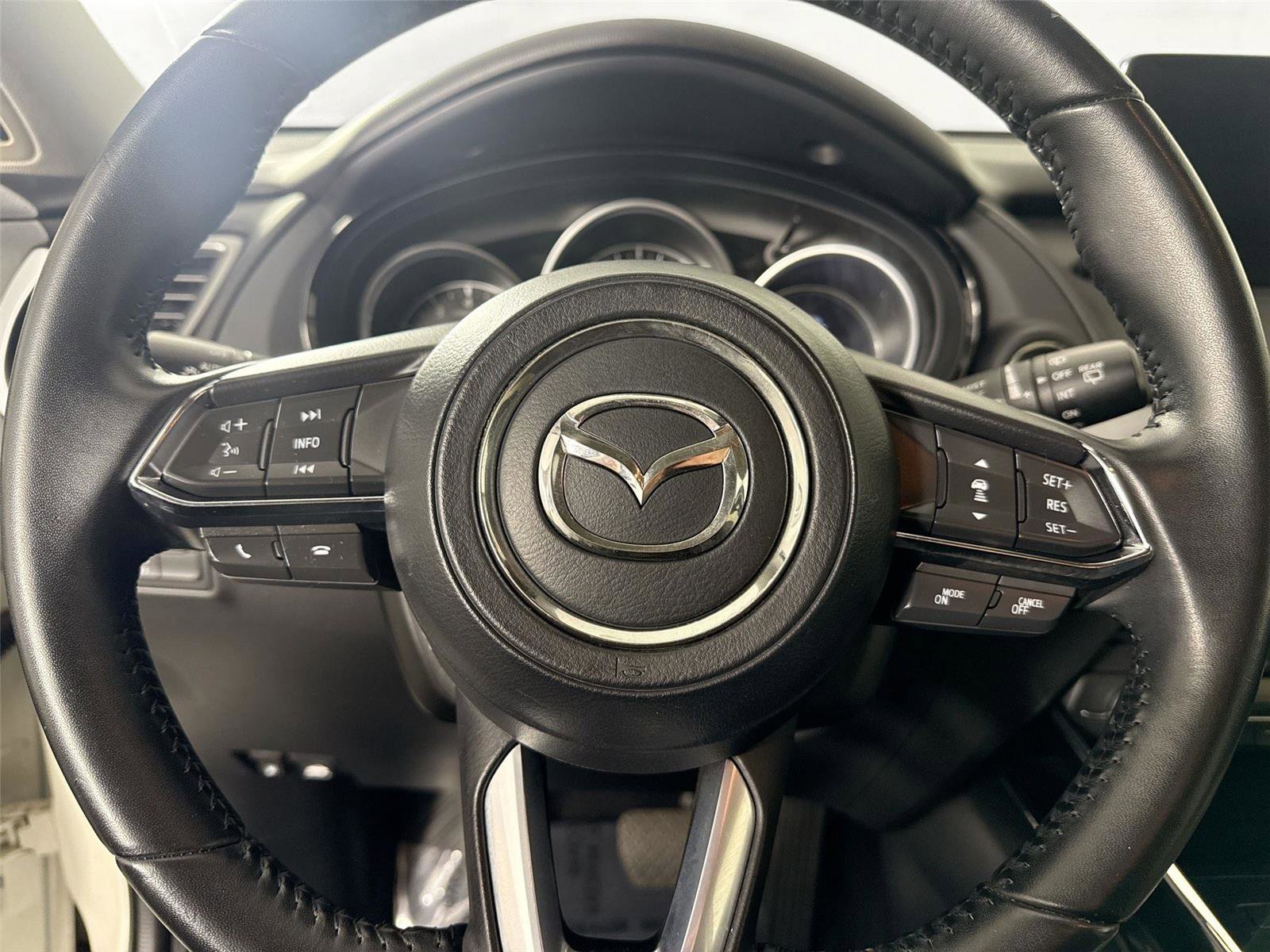 Used 2020 MAZDA CX-9 Touring image 17