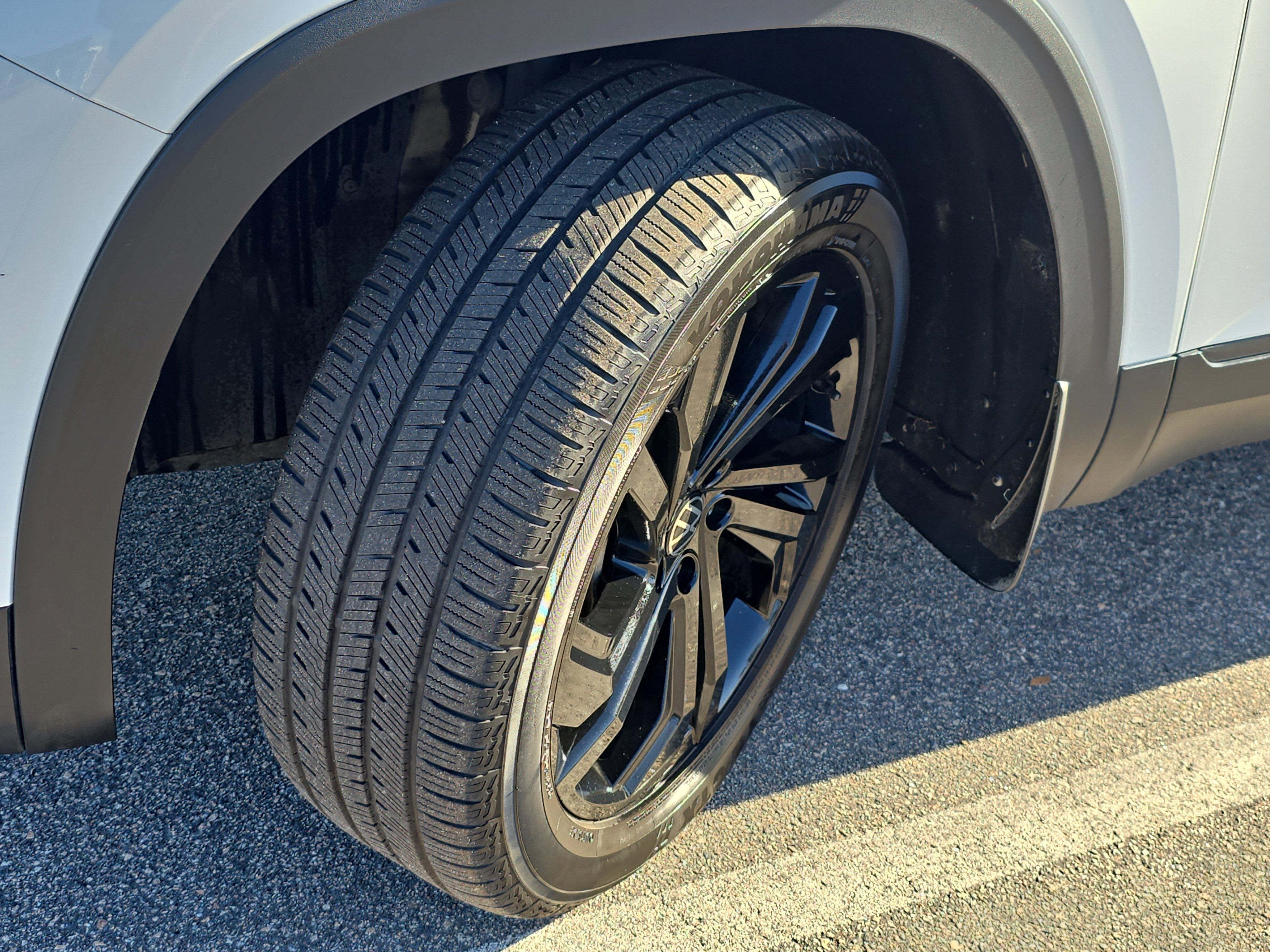 Used 2023 Volkswagen Atlas SE image 32