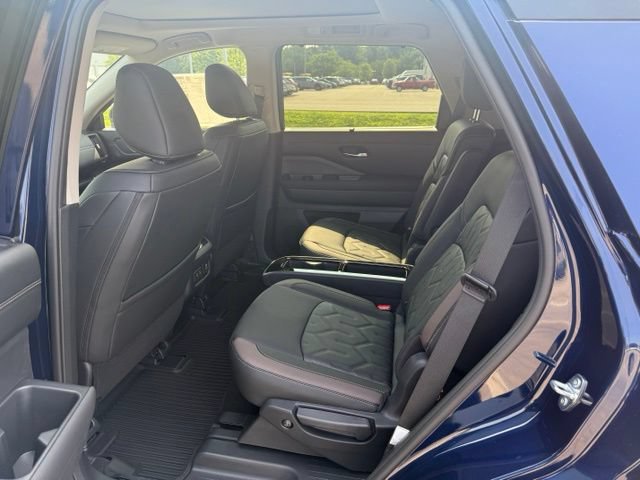 New 2026 Nissan Pathfinder Platinum AWD/4WD image 22
