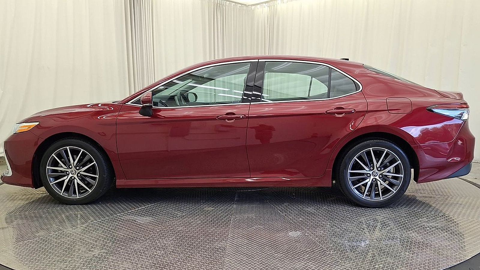 Certified 2021 Toyota Camry XLE AWD/4WD image 12