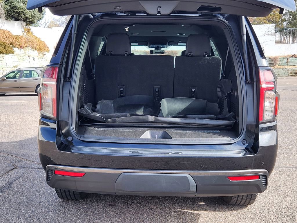 Used 2022 Chevrolet Suburban Z71 w/ Luxury Package image 16