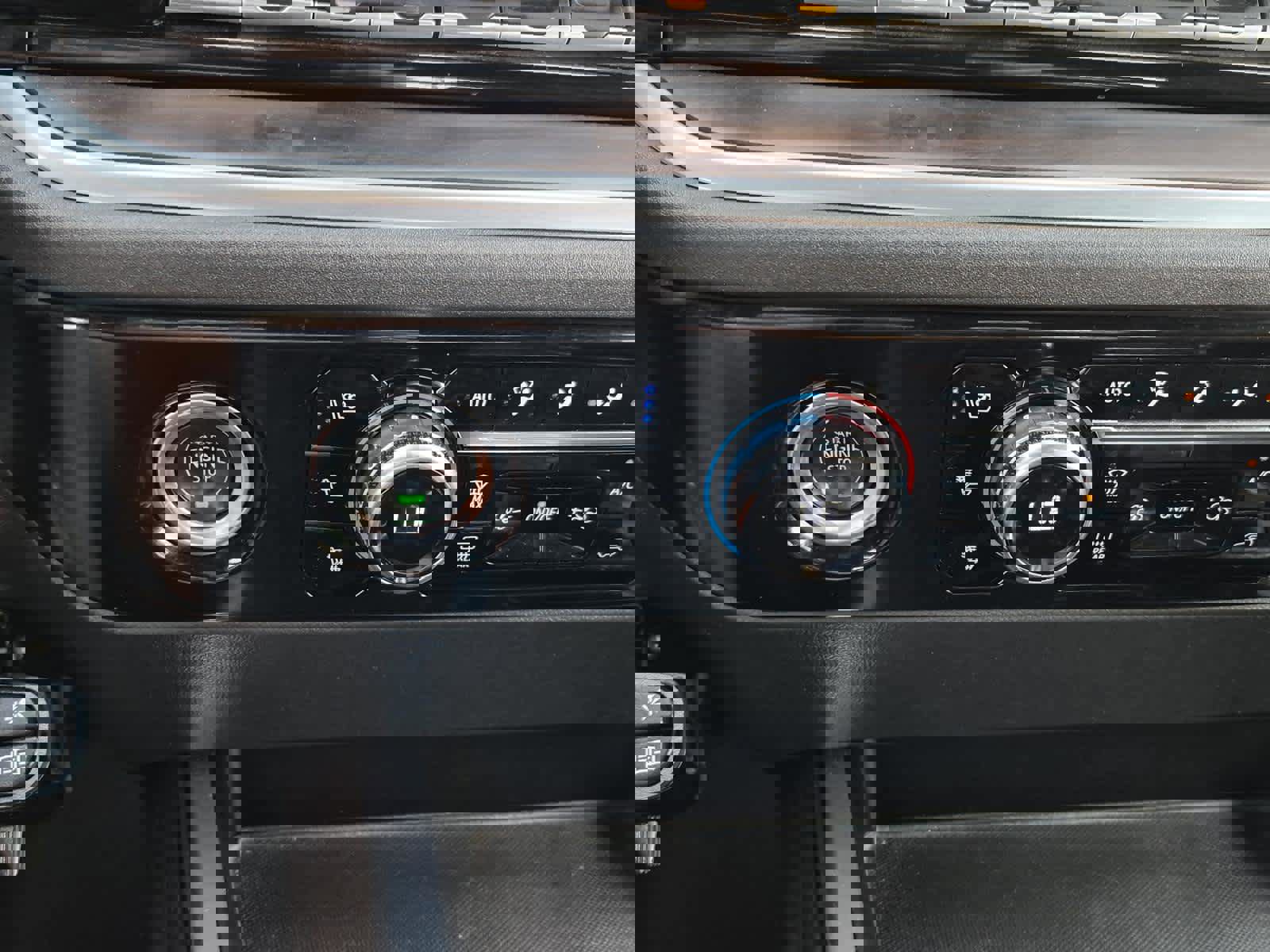 Certified 2022 GMC Sierra 1500 SLT w/ SLT Convenience Package image 29