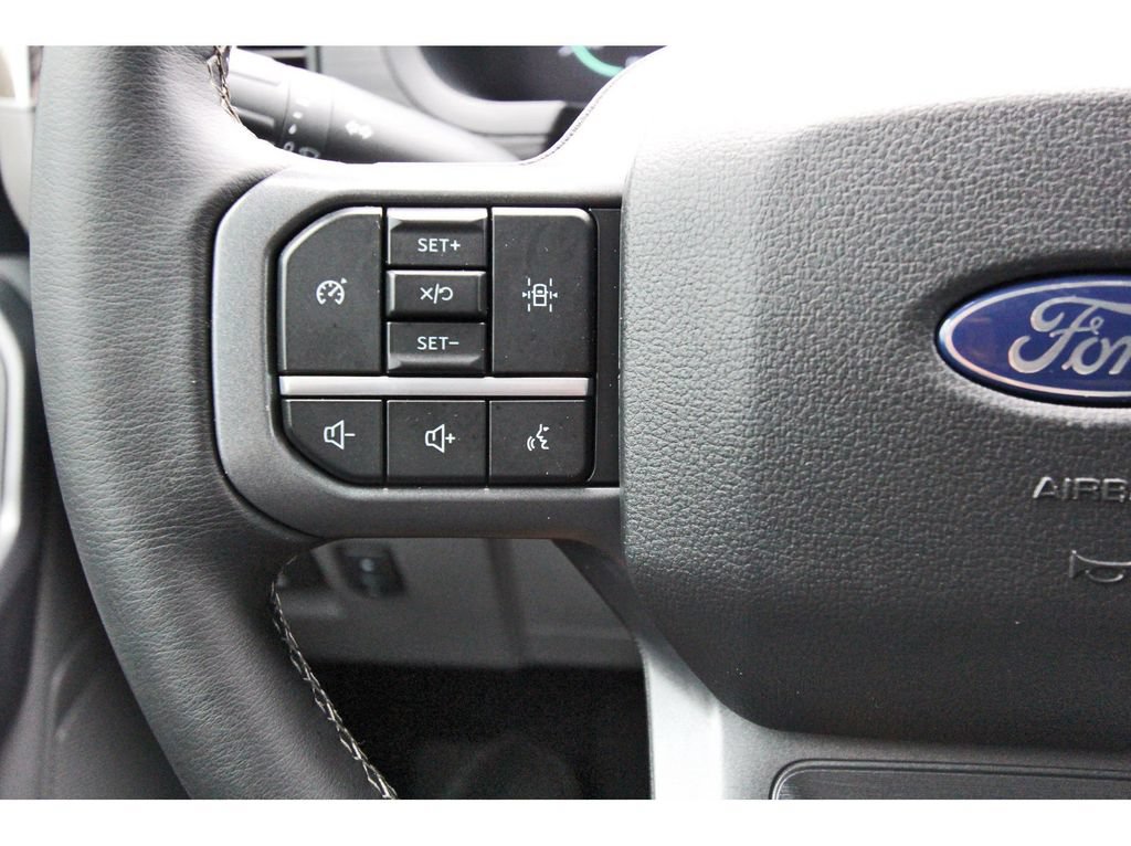 Used 2025 Ford F150 Lightning XLT AWD/4WD image 18