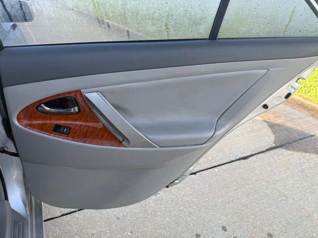 Used 2010 Toyota Camry image 12