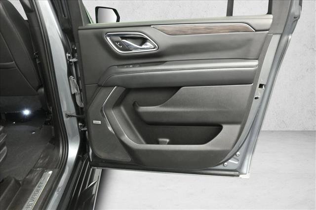 Used 2021 Chevrolet Suburban LT RWD image 26