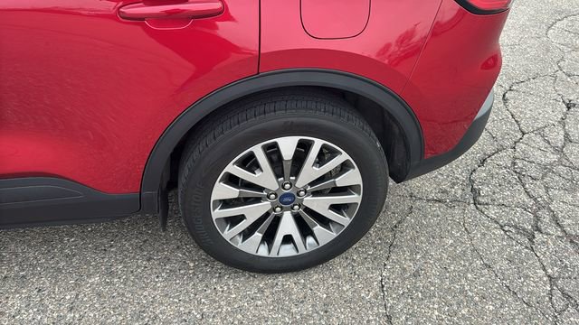 Certified 2022 Ford Escape Titanium w/ Class II Trailer Tow Package image 28