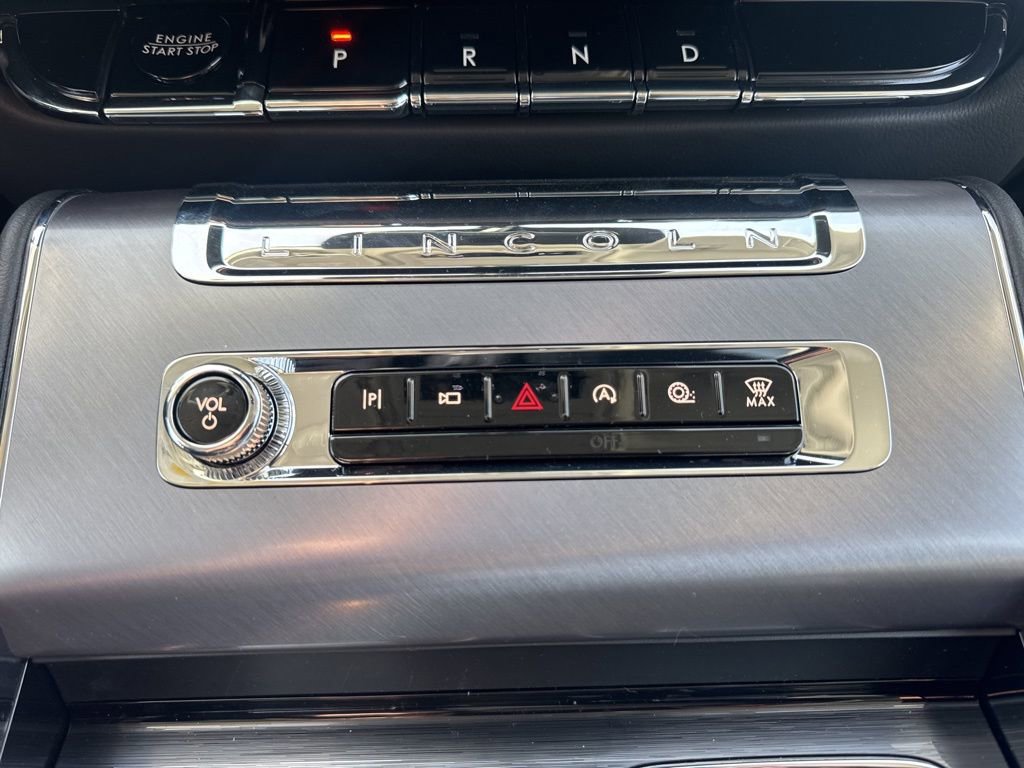 New 2026 Lincoln Aviator AWD image 17