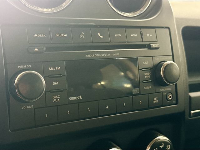 Used 2014 Jeep Patriot Latitude FWD image 13
