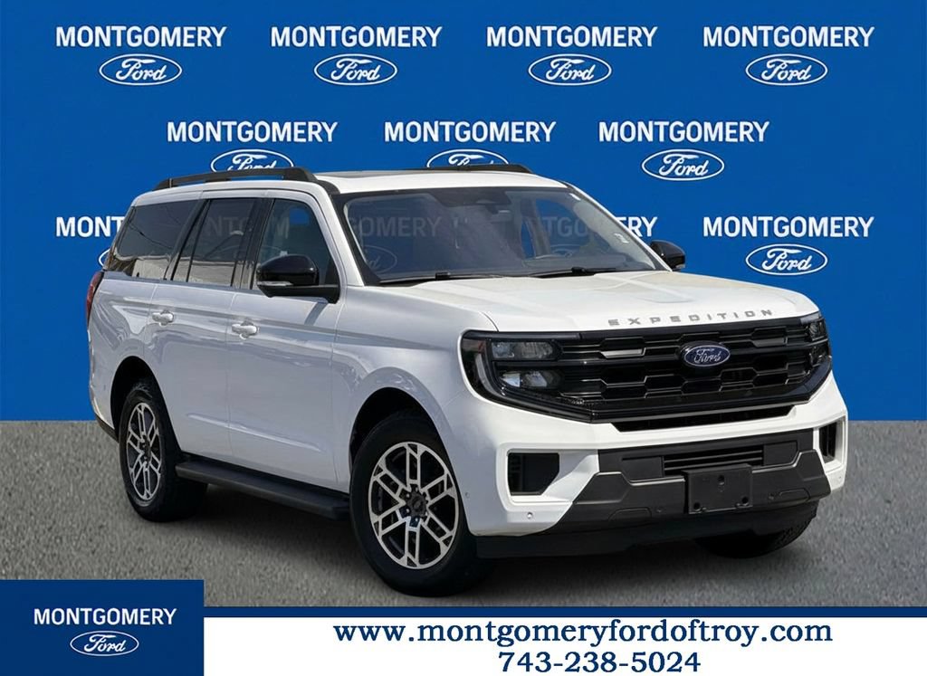 Used 2025 Ford Expedition Active AWD/4WD image 1