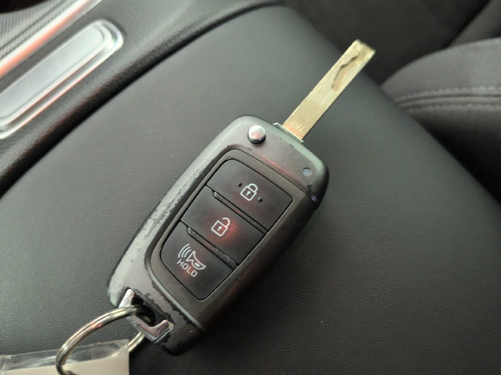 Used 2021 Hyundai Santa Fe SE w/ Cargo Package FWD image 46