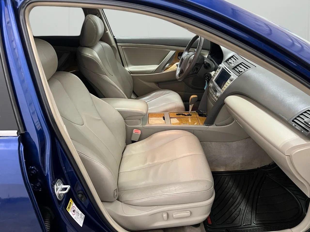 Used 2007 Toyota Camry XLE w/ Leather Pkg FWD image 16