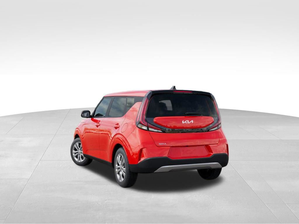 Used 2025 Kia Soul LX image 5