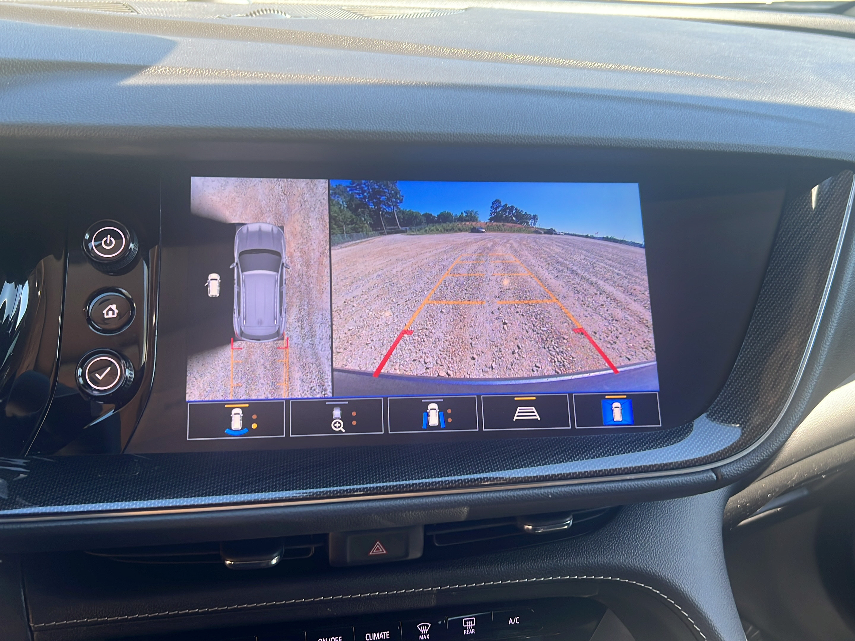 Used 2022 Buick Envision Essence w/ Technology Package I FWD image 16
