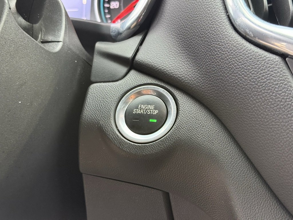 Used 2021 Chevrolet Equinox LT w/ Driver Convenience Package image 24