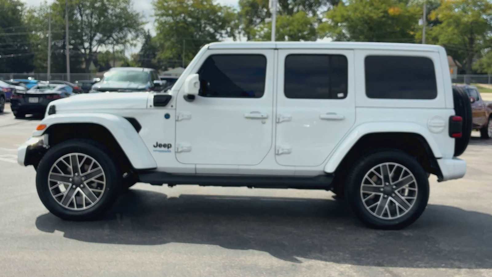 Used 2022 Jeep Wrangler Unlimited Sahara image 5