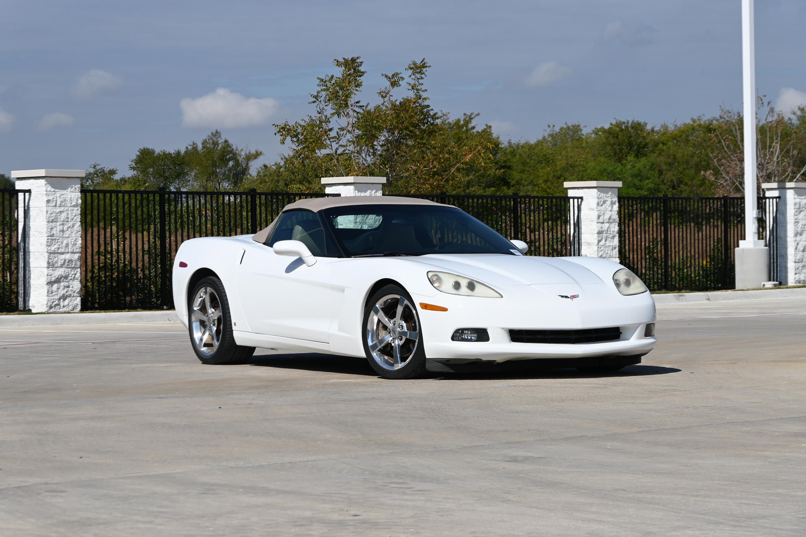 Used 2008 Chevrolet Corvette Convertible RWD image 2