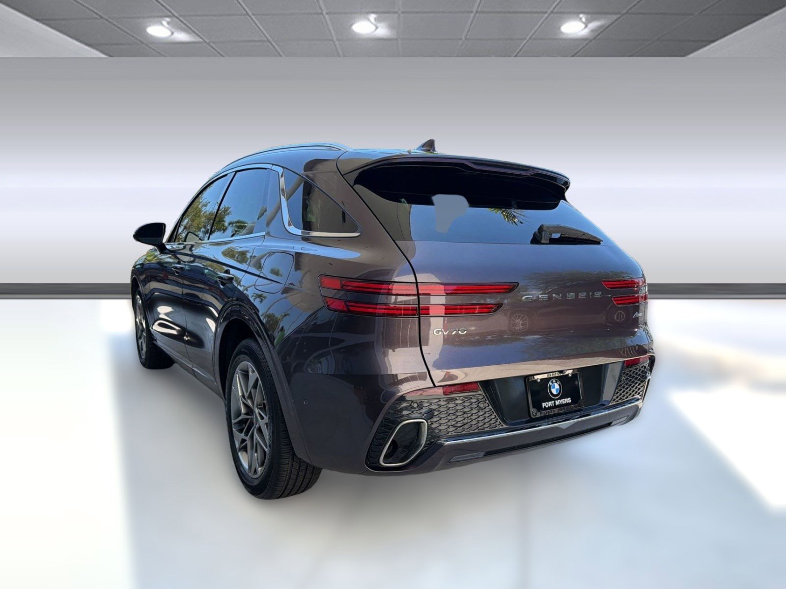 Used 2022 Genesis GV70 2.5T w/ Advanced Package AWD/4WD image 3