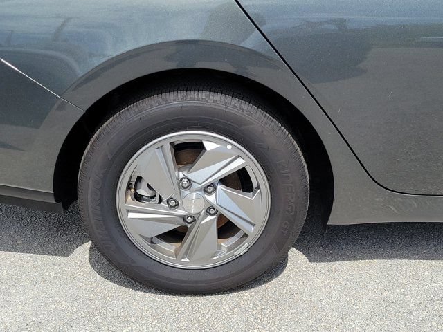 Certified 2026 Hyundai Elantra SE w/ Cargo Package FWD image 5