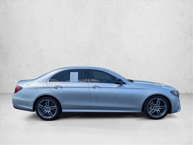 Used 2018 Mercedes-Benz E 400 4MATIC Sedan image 4