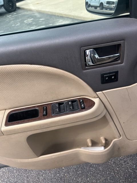 Used 2009 Ford Taurus Limited image 26