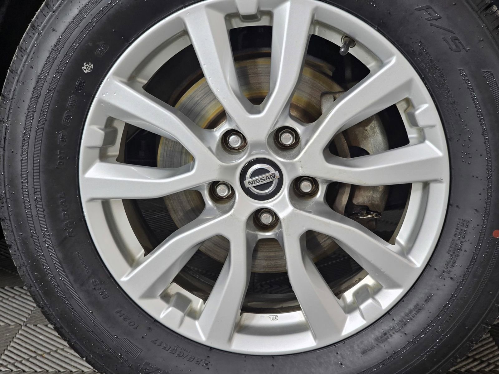 Used 2019 Nissan Rogue S w/ Special Edition Package image 9