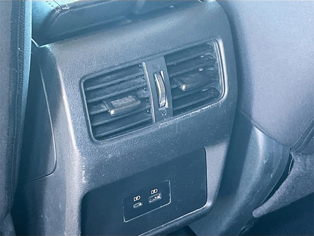 Used 2023 Nissan Rogue SV image 24