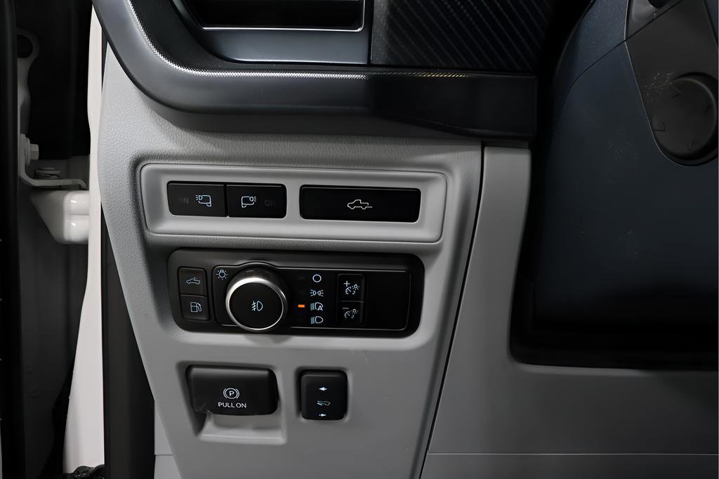 Used 2023 Ford F150 Limited image 18