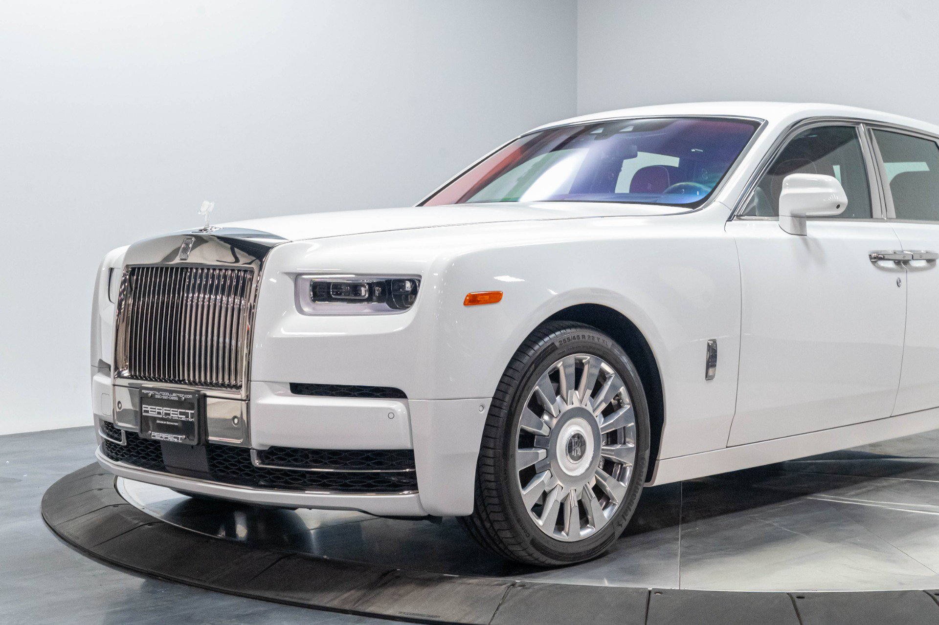 Used 2019 Rolls-Royce Phantom Sedan RWD image 6