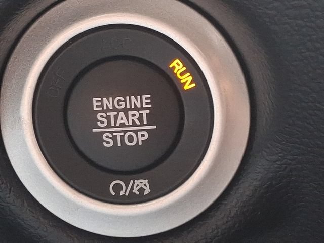 Used 2025 Chrysler Pacifica Select FWD image 23