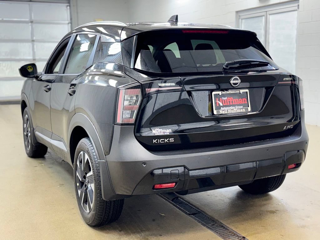 Used 2026 Nissan Kicks SV AWD/4WD image 7