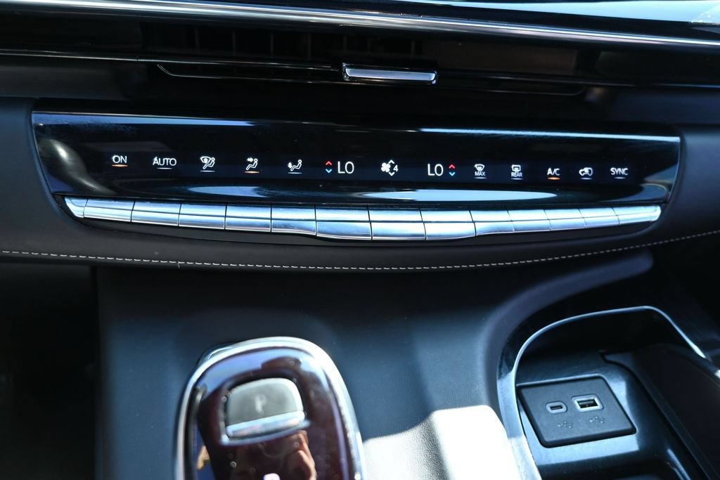Used 2023 Cadillac Escalade V w/ LPO, ONYX Package AWD/4WD image 28