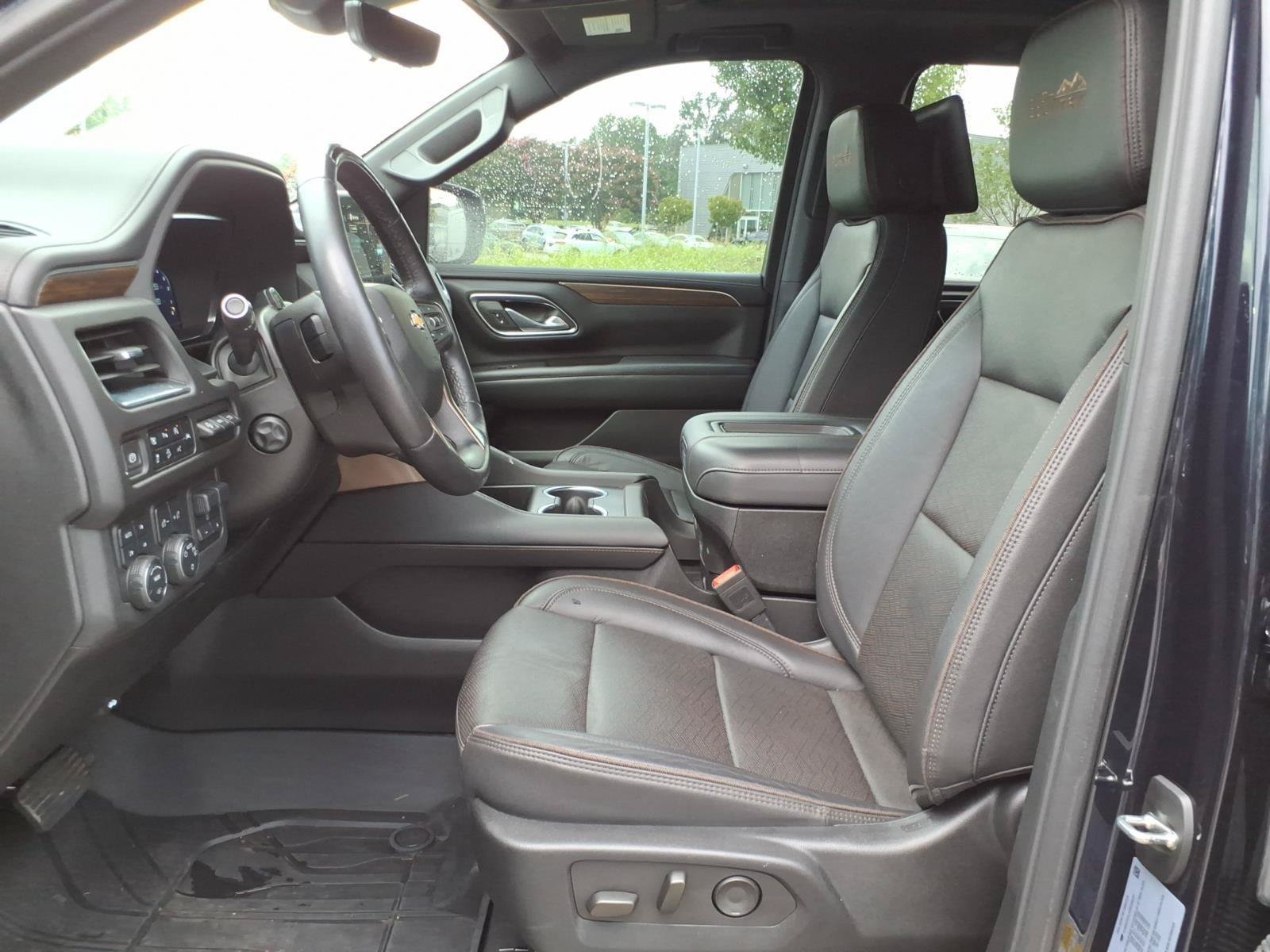 Used 2024 Chevrolet Suburban High Country w/ Advanced Technology Package AWD/4WD image 12