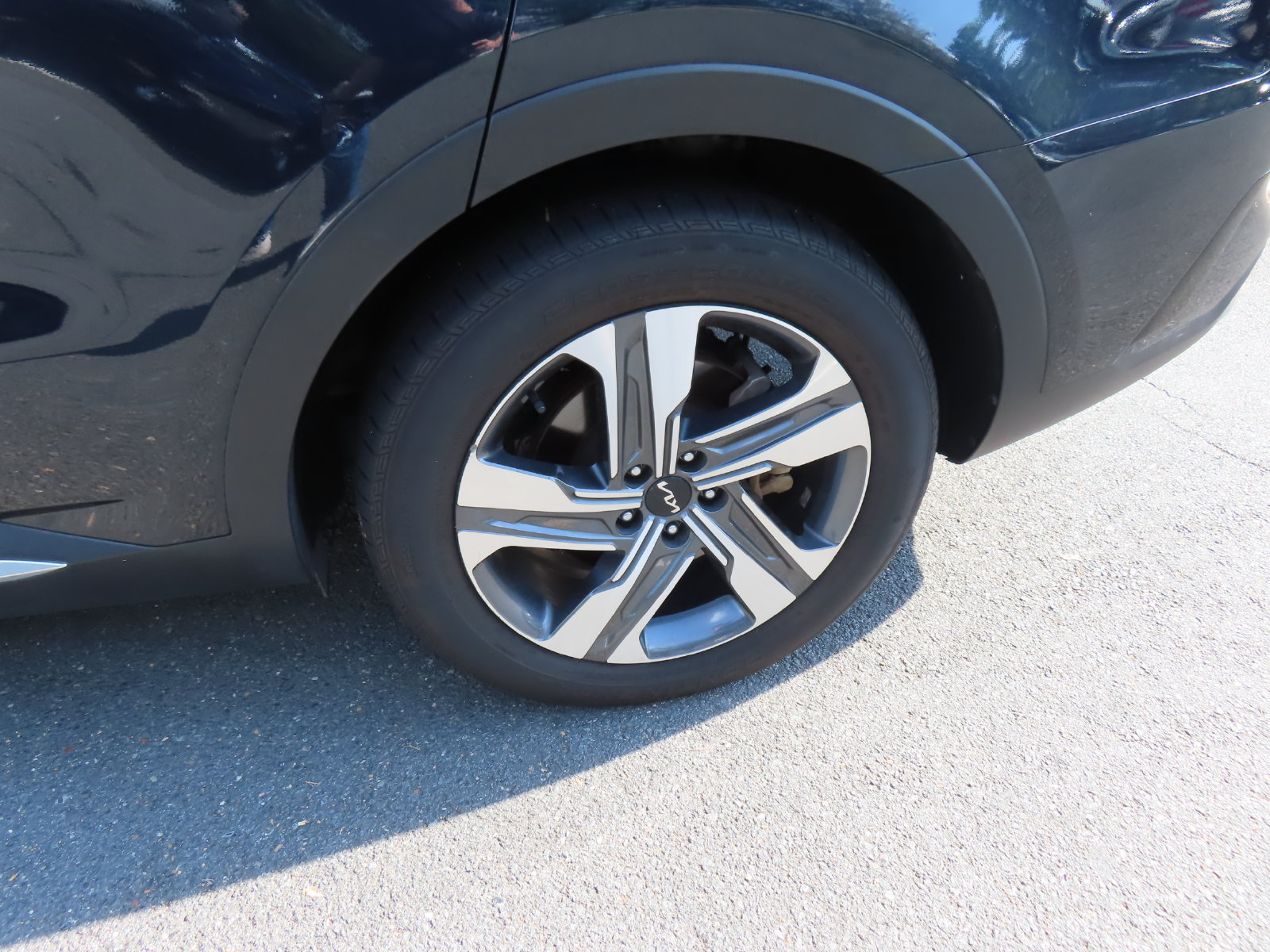 Used 2022 Kia Sorento EX w/ Panoramic Sunroof Package AWD/4WD image 11