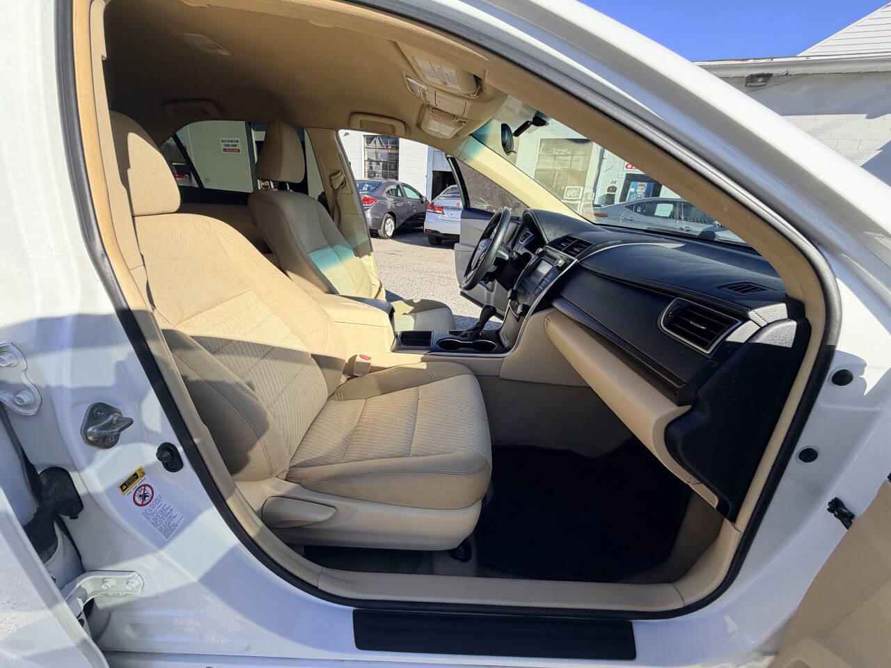 Used 2017 Toyota Camry LE image 56