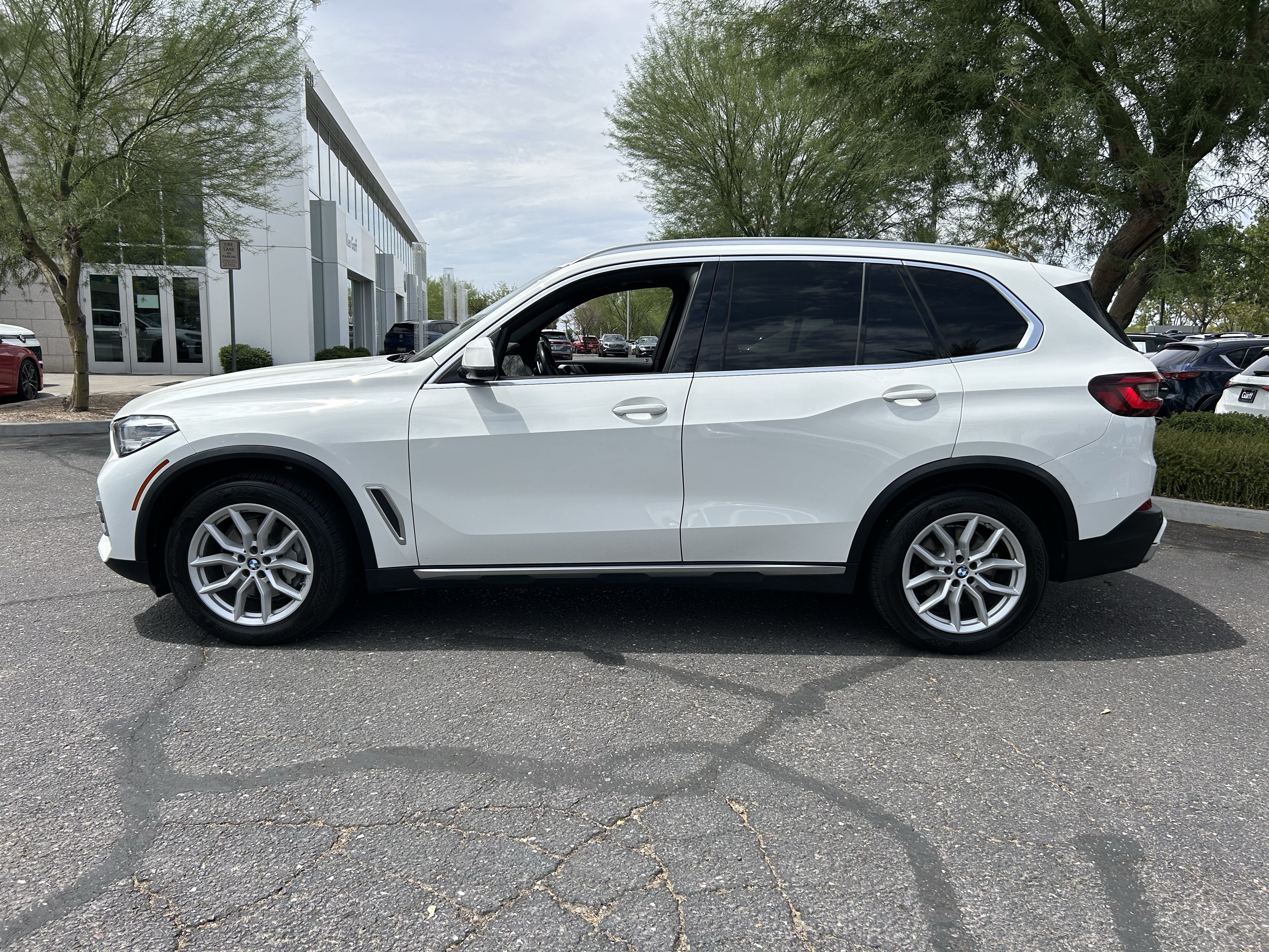 Used 2020 BMW X5 xDrive40i w/ Convenience Package AWD/4WD image 2